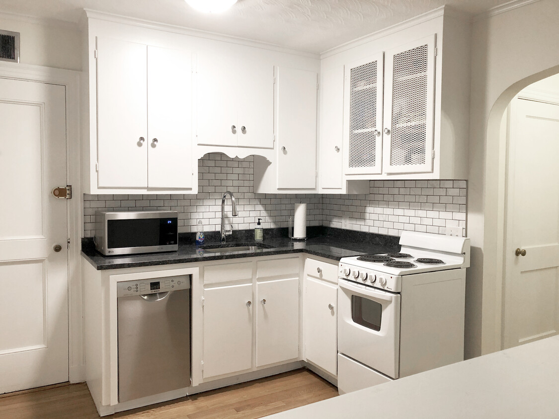 Primary Photo - 123 Park St