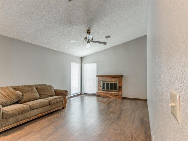 Foto del edificio - 1220 Sequoyah St