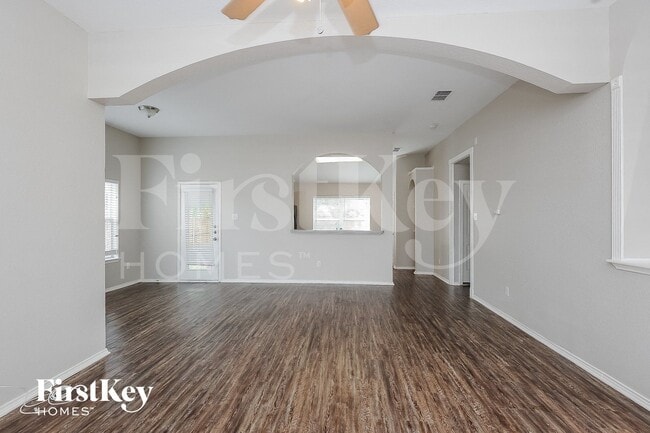 Building Photo - 2508 Esquire Dr