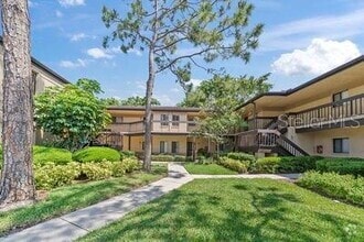 Building Photo - 2693 Sabal Springs Cir