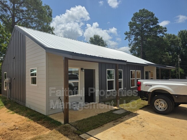 Foto del edificio - 405 N Logan Ln