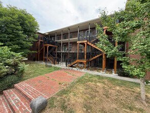 Building Photo - 602 Day Ave SW