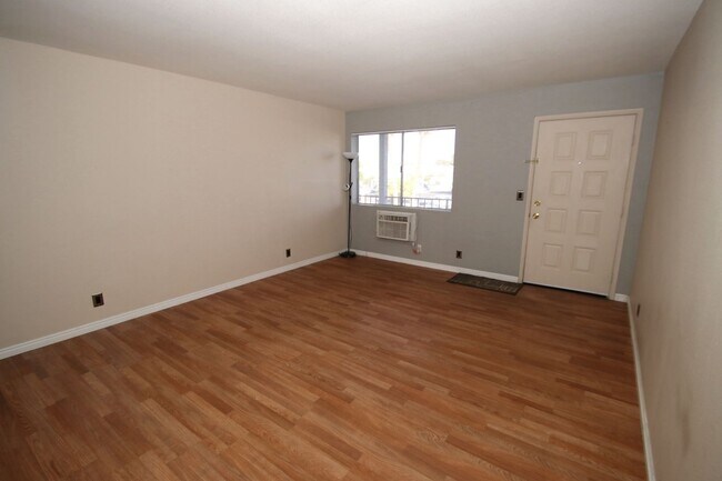 Foto del edificio - 797 E Harmon Ave