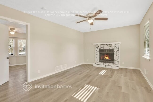 Building Photo - 5370 Zachary Dr