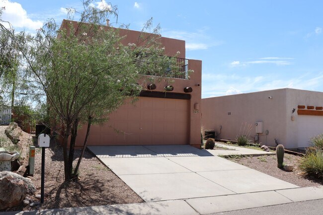 Foto del edificio - 3 bedroom, 2 1/2 bath with 2 car garage