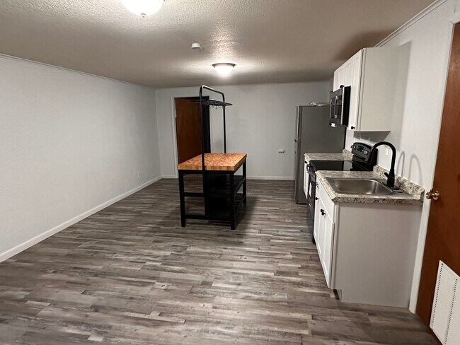 Foto del edificio - 815 Kingsley Dr