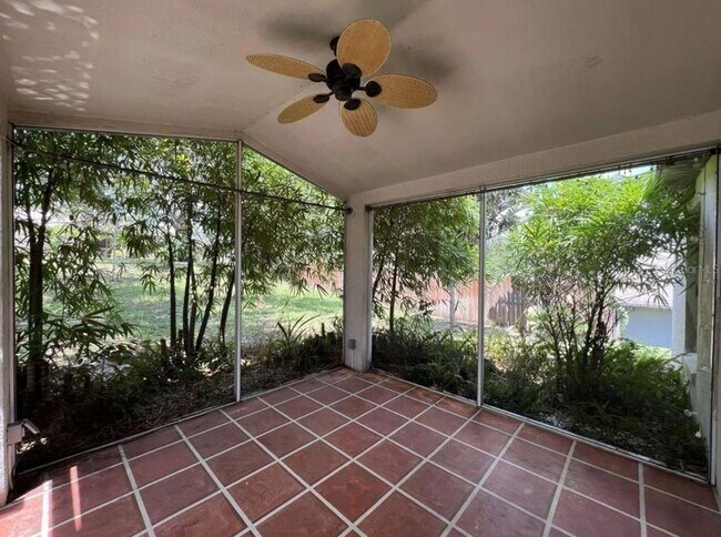 Foto del edificio - 9611 Saragossa St