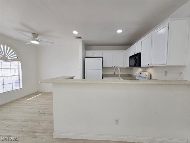 Building Photo - 2972 Juniper Hills Blvd