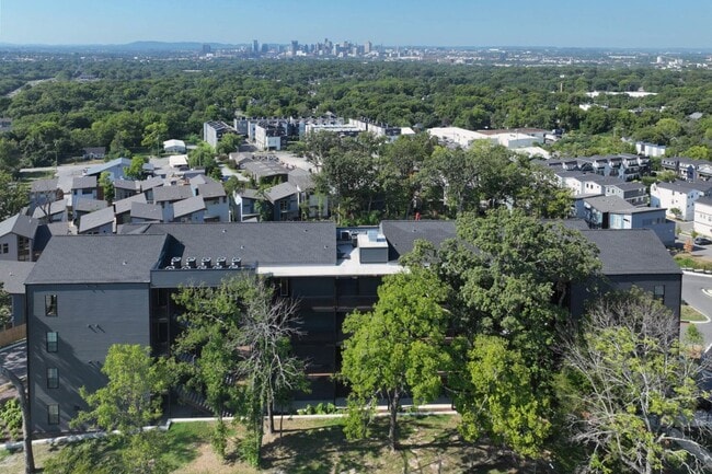 Foto del edificio - **THIS IS THE ONE IN EAST NASHVILLE**