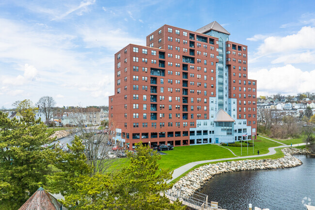 750 Davol St Fall River, MA 02720 - Point Gloria Condominiums