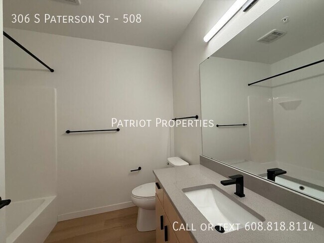 Building Photo - 306 S Paterson St