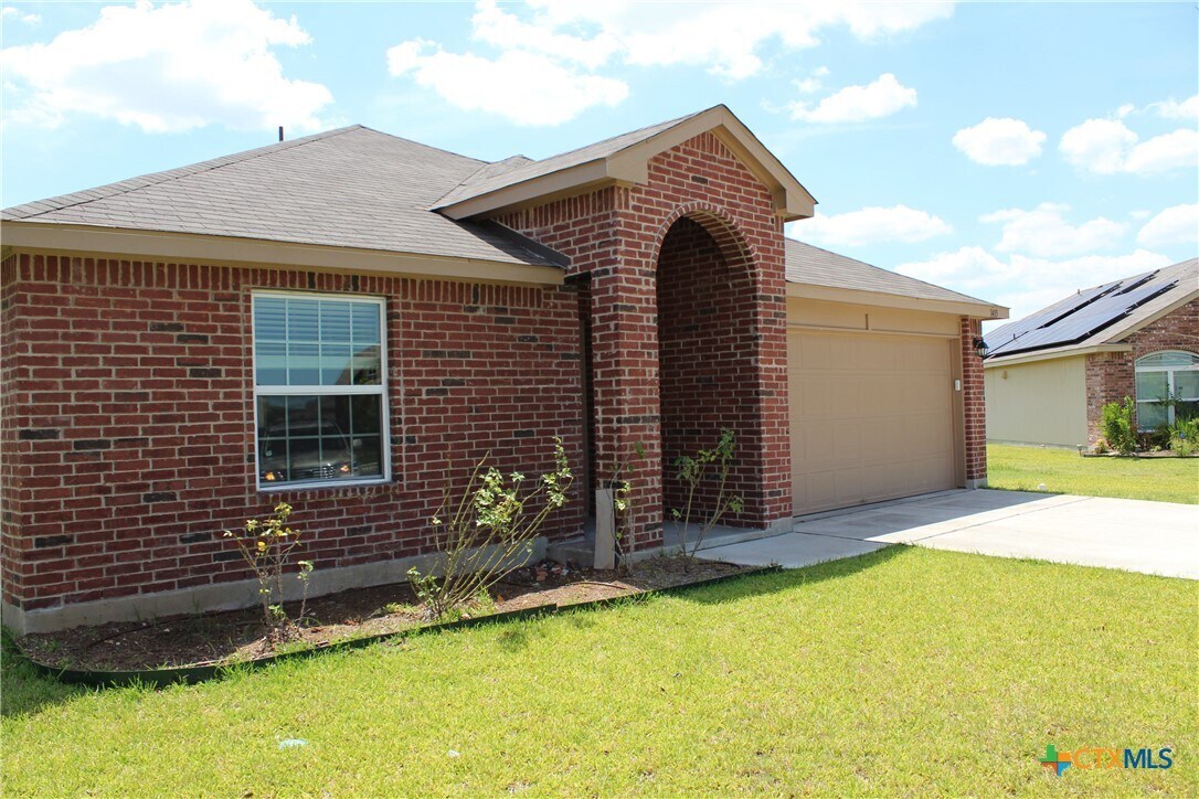Primary Photo - 1405 Redbridge Dr