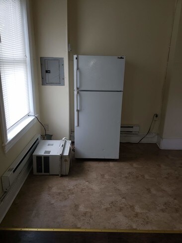 Foto del edificio - Large 1 Bedroom Apartment FOR RENT