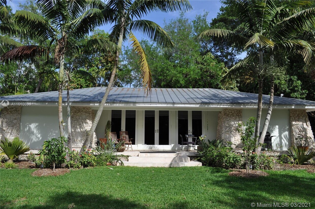 Primary Photo - 4920 SW 73 St