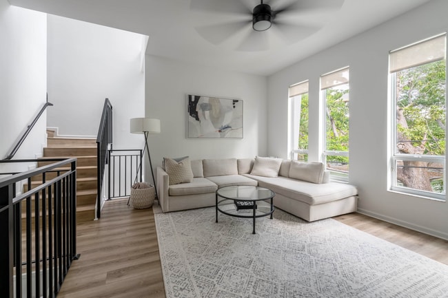 Foto del edificio - 723 SE 16th Ct