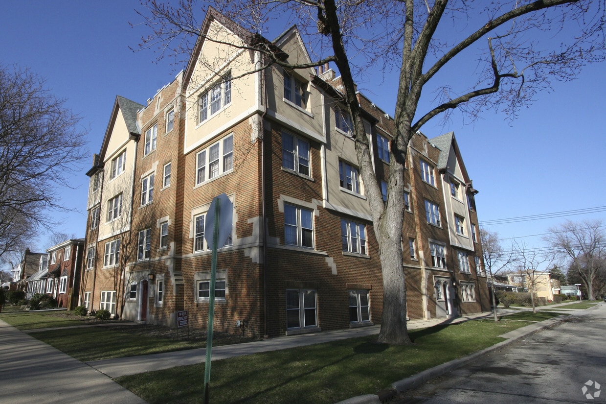 Building Photo - 7901 N Keeler Ave