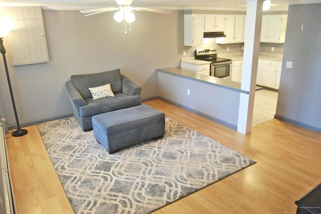 Building Photo - 209 Carsley Rd