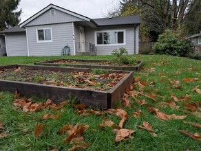 Building Photo - 10331 Wallingford Ave N