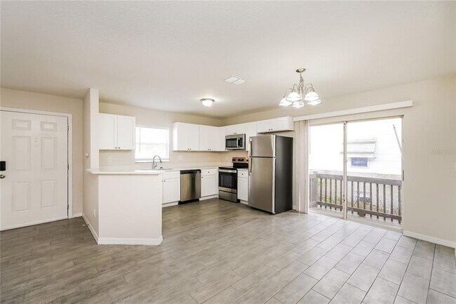 Foto del edificio - 146 Hidden Lk Lp