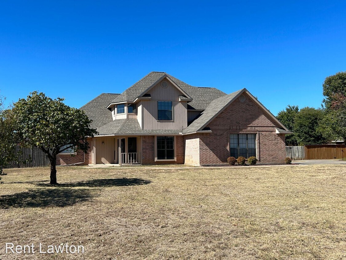 Primary Photo - 4 br, 2.5 bath House - 9 NW Briarcreek Drive