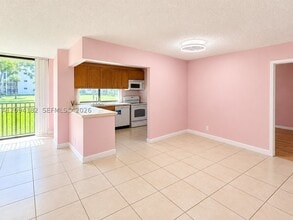 Building Photo - 17011 N Bay Rd