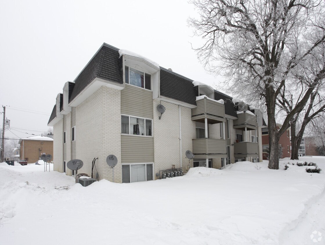 Foto principal - 1128 Washington St