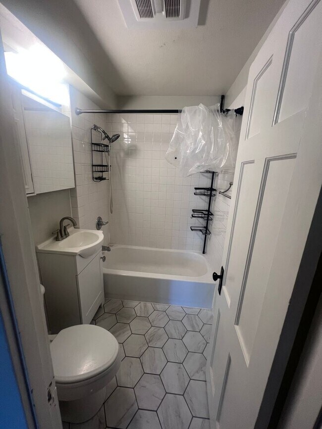 Foto del edificio - Cute 2BR 1 BA home in Bremerton near PSNS
