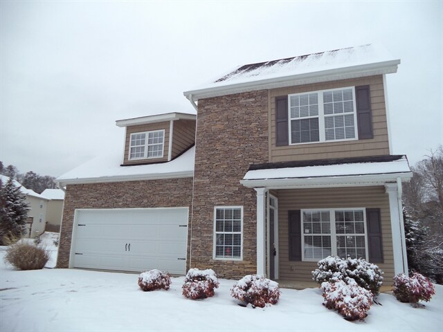 Primary Photo - 720 Mercedes Lane