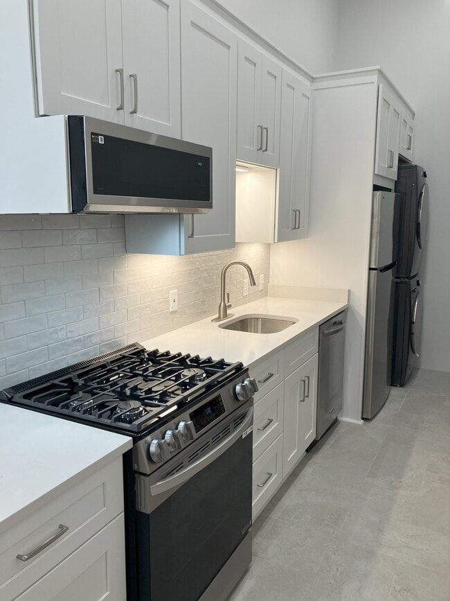 Granite counter tops - 2039 Valence St