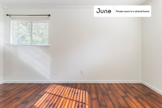 Foto del edificio - Room in Shared 4 bed/2 bath home
