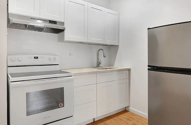 Foto del edificio - 347 Pleasant Avenue