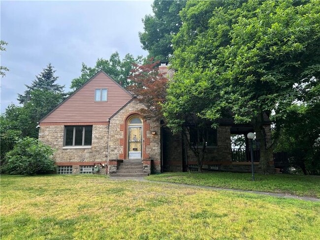 Building Photo - 127 Westland Dr