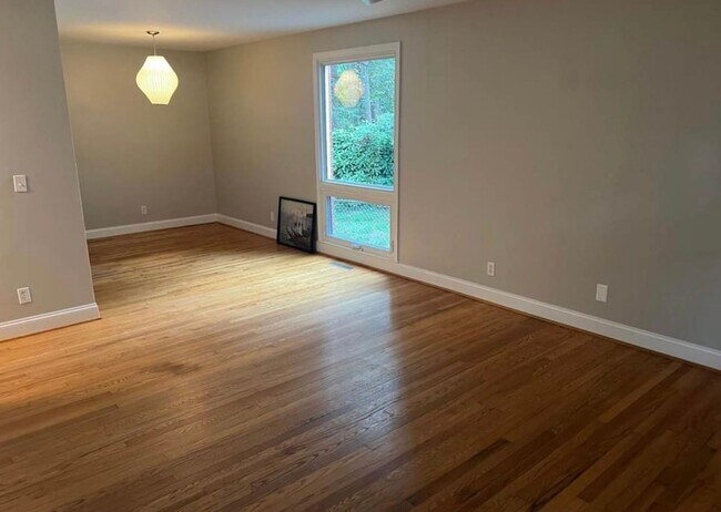 Foto del edificio - Charming 3 Bed Home in Greensboro