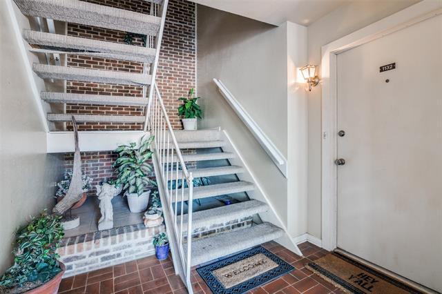 Foto del edificio - 5833 Copperwood Ln