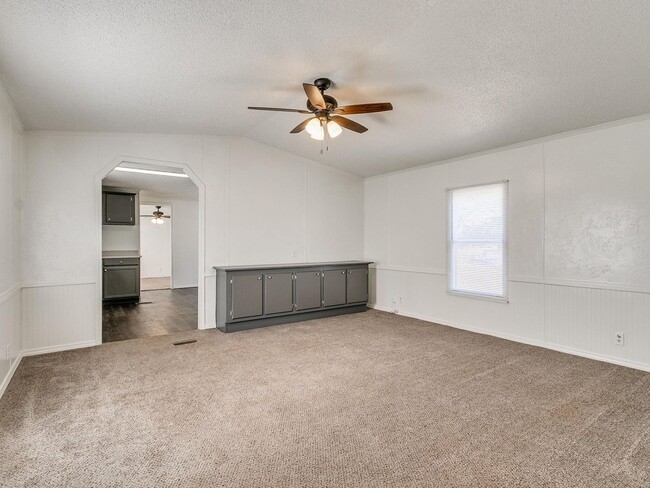 Foto del edificio - 3bed/2bath Mobile Home Available on 1.3 Acres in Noble!