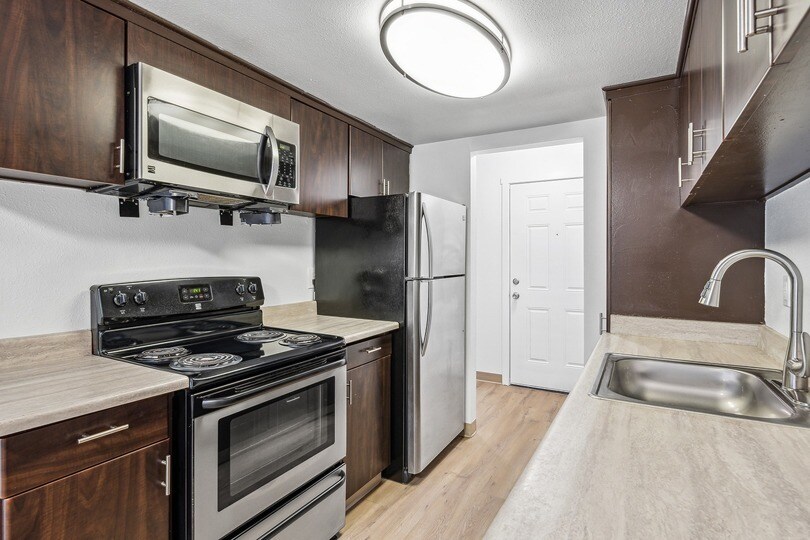 ReNew Lea Hill Apartments in Auburn, WA