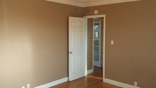 Aéreo - 1311 E 1st St