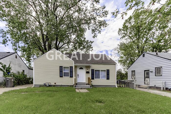 Primary Photo - 3354 N Chester Ave