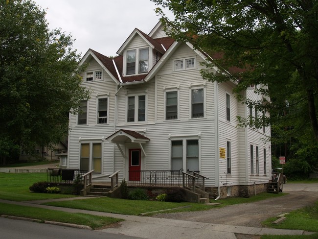 36 South Main, 6 apartamentos - 4 Elm St