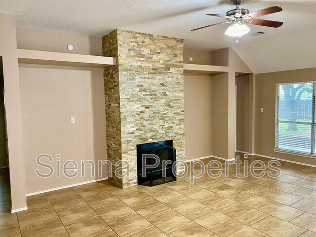 Building Photo - 209 N Blue Ridge Pkwy