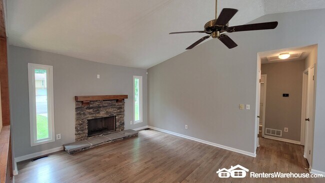 Building Photo - 3039 Jonathan Ct SW