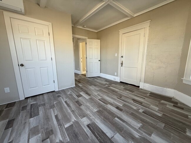 Building Photo - 68 Ash St