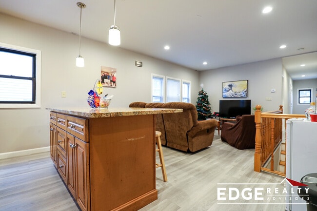 Foto del edificio - 117 Glenville Ave