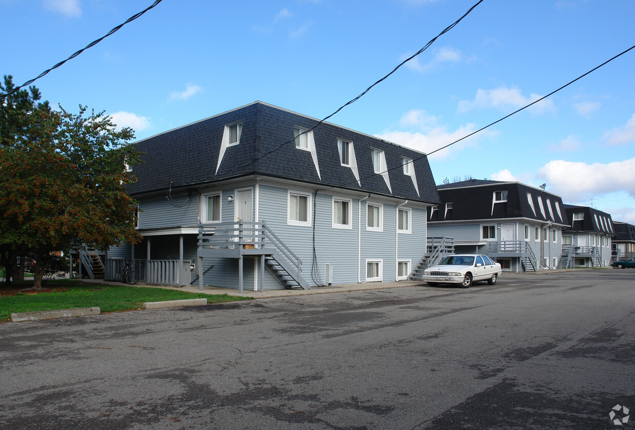 Building Photo - The Courtyard Apartments