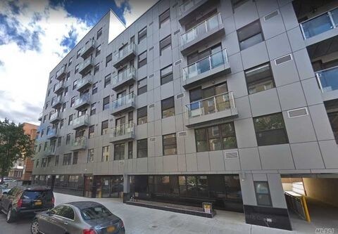 Primary Photo - 1587 E 19th St