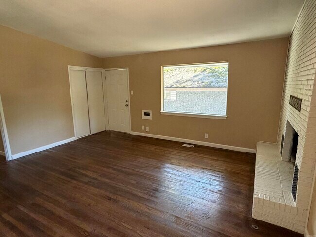 Foto del edificio - 34 Belmont Dr