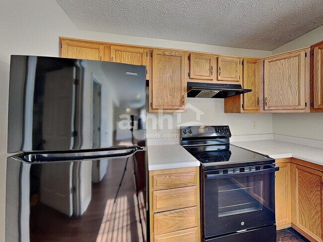 Foto del edificio - 2947 Hazelview Ln