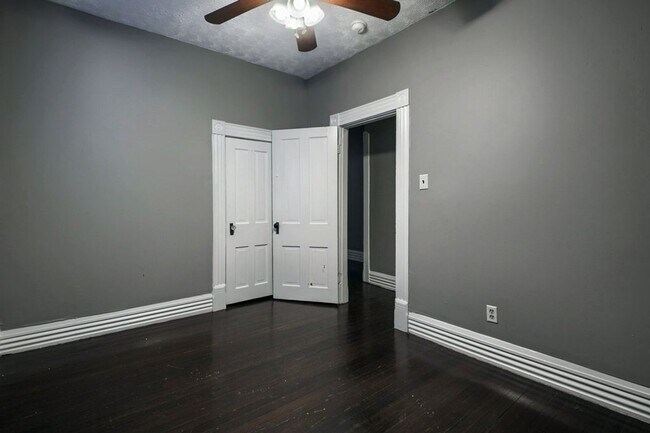 Foto del edificio - 226-228-228 Wilber Ave