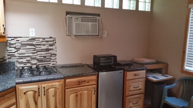 kitchen - 8545 Kelvin Ave