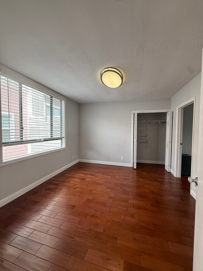 Foto del edificio - 419 Naples St